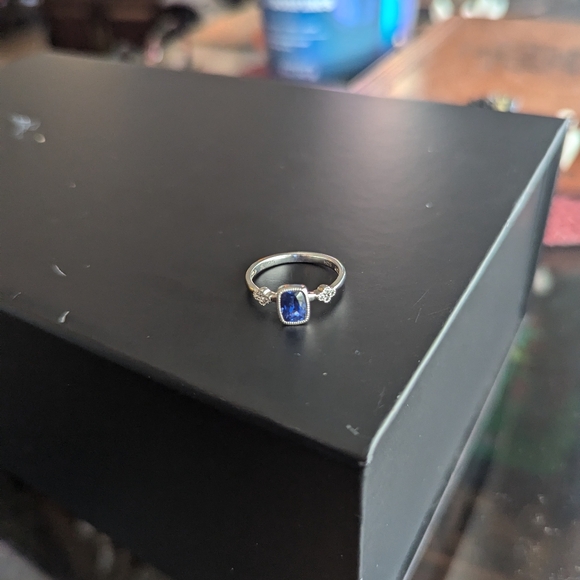 (lab) Blue Sapphire and sterling silver ring, size 7 - Picture 6 of 6